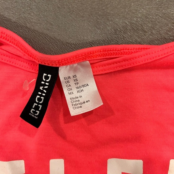 Celfie t-shirt 👕, Divided by H&M. Size XS - Picture 6 of 6